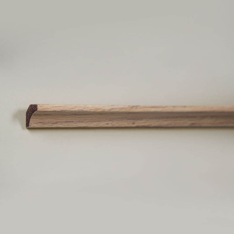 Massivt træ indvendig hjørne støbning/Scotia støbning (omviklet med rød eg finer + maling) - Eg farve 3/5' x 3/5'