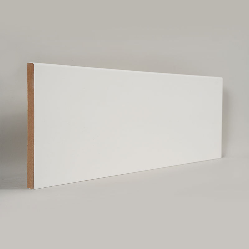 MDF fodpanel (spartelgrundet og perlehvid) 1/2' x 5 1/2'