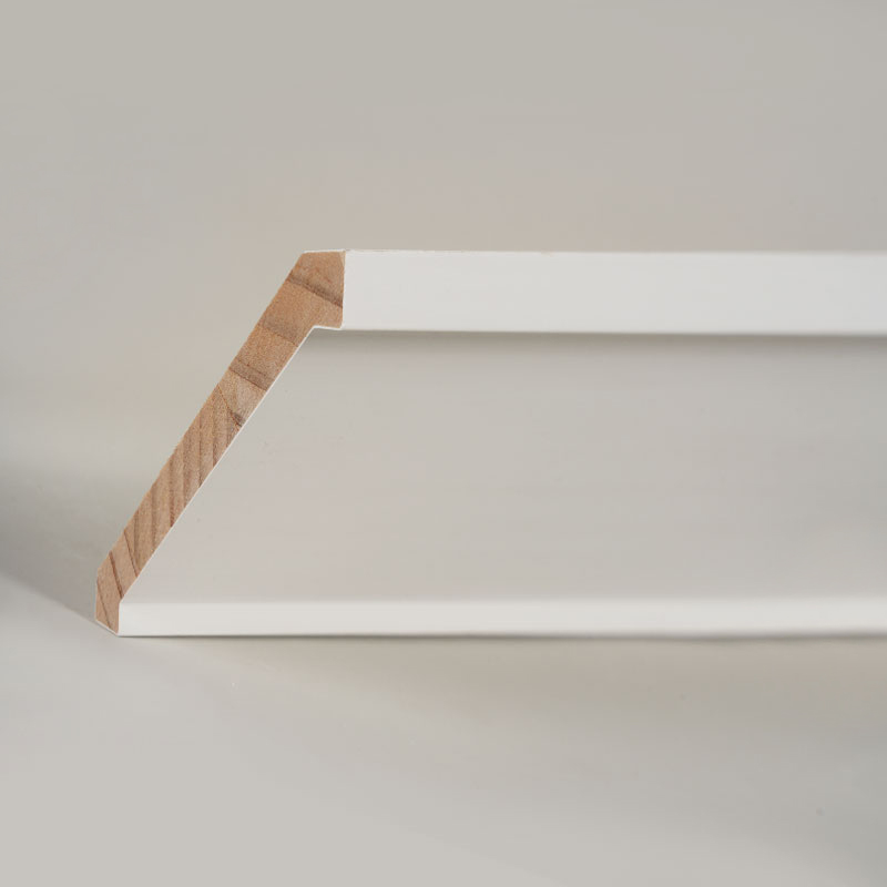 Fyrretræ kronestøbning (spartelgrundet og perlehvid) 3/5' x 4 1/4'