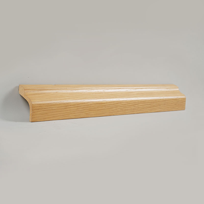 Fyrretræ fodliste (omviklet med hvid eg finer + maling) - Eg farve 1 1/2'x2 1/6'