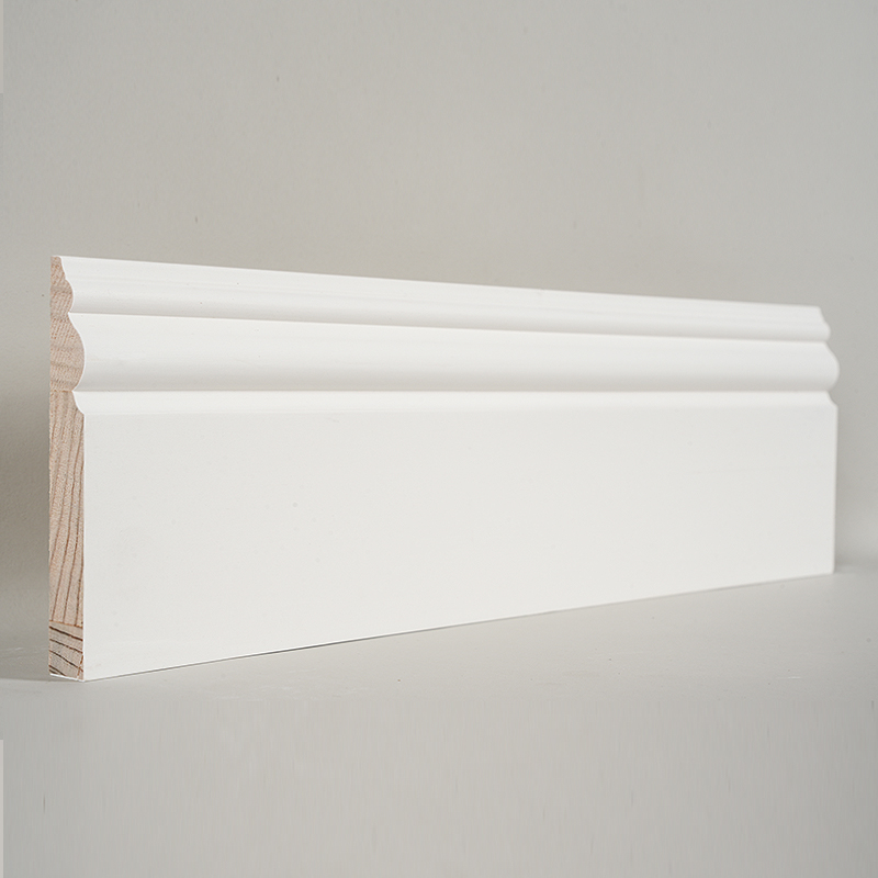 Fyrretræ fodliste (spartelgrundet og perlehvid) 3/5' x 4 1/2'