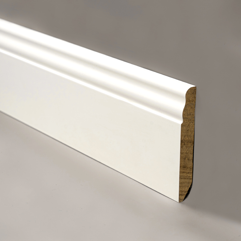 Massivt træ fodliste (spartelgrundet og malet) - Hvid 3/5' x 3 15/16'