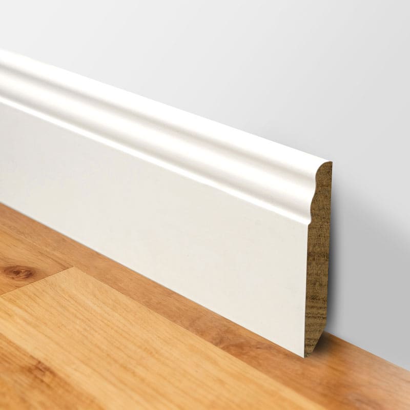 Massivt træ fodliste (spartelgrundet og malet) - Hvid 3/5' x 3 15/16'